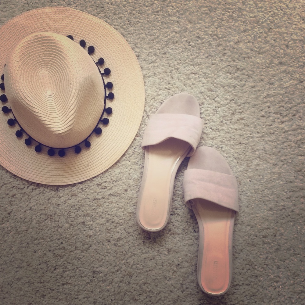 Forever 21 Light Pink Slides